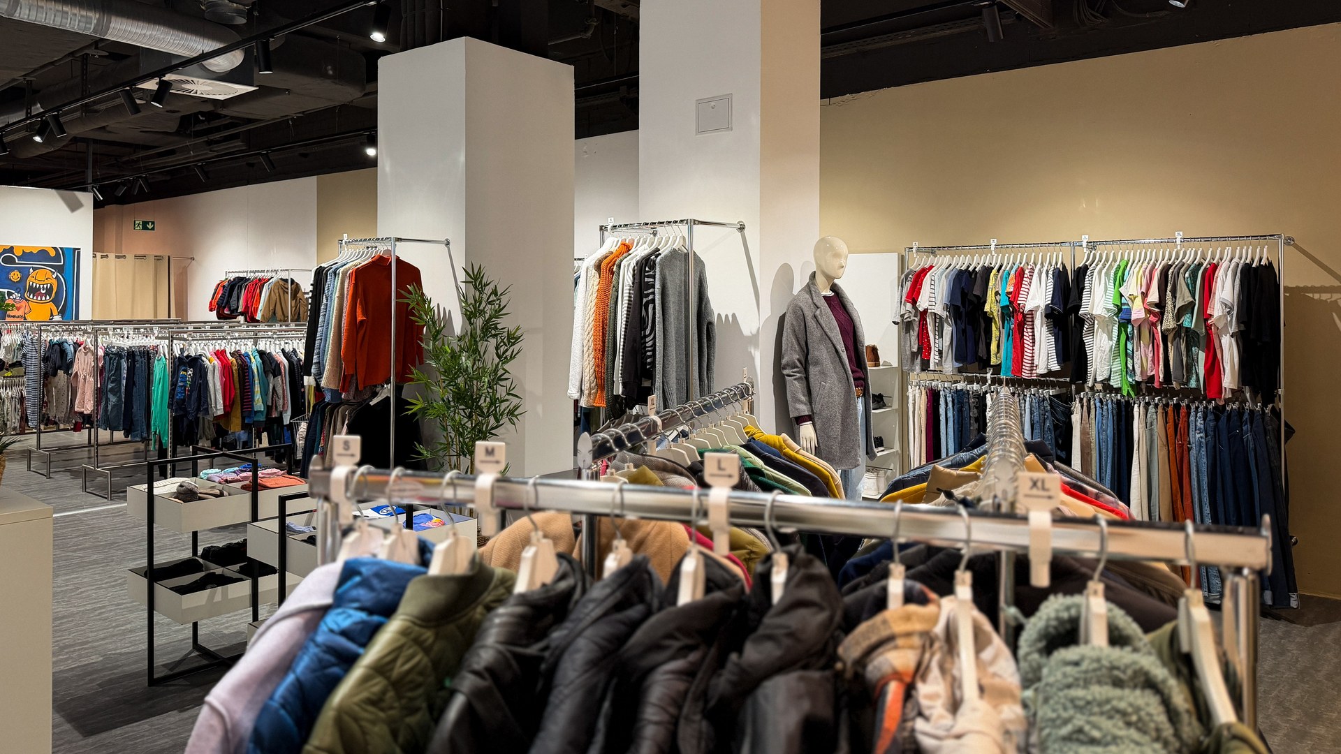 Hanseatic Help Store im EEZ
